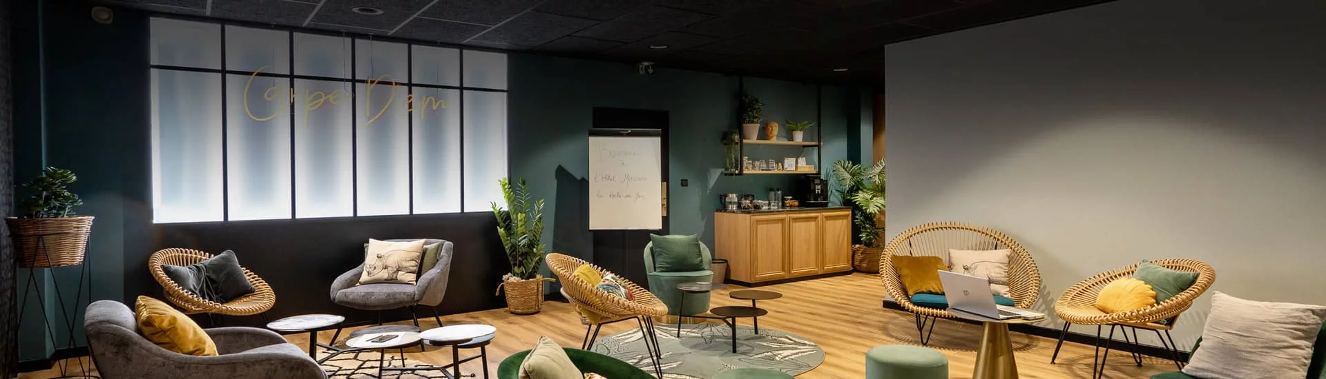 Salle de réunion Jungle 1 privatisable au Bistro Yonnais à La Roche-sur-Yon.