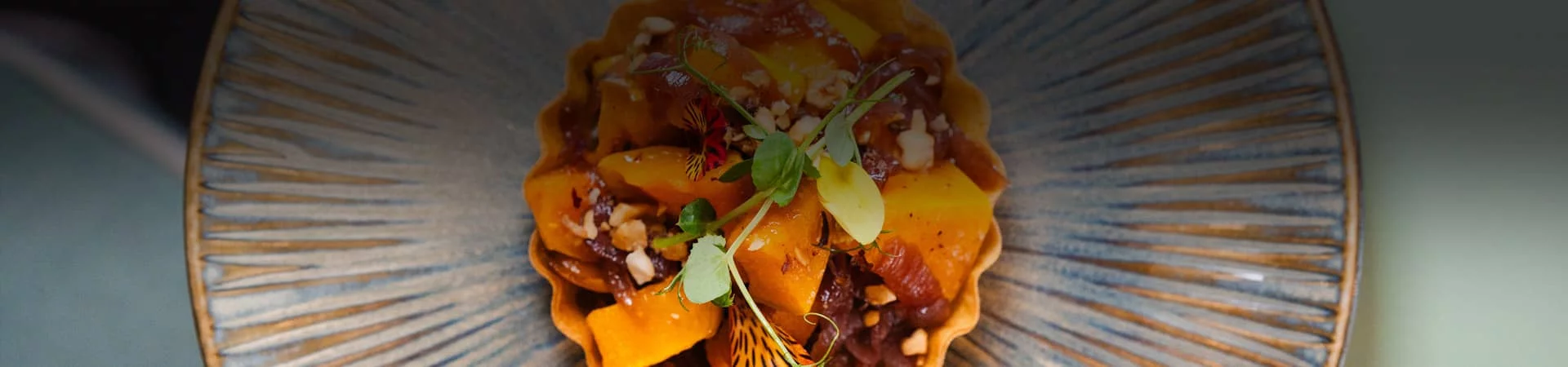 Plat savoureux du Bistro Yonnais, cuisine française et produits locaux à La Roche-sur-Yon.