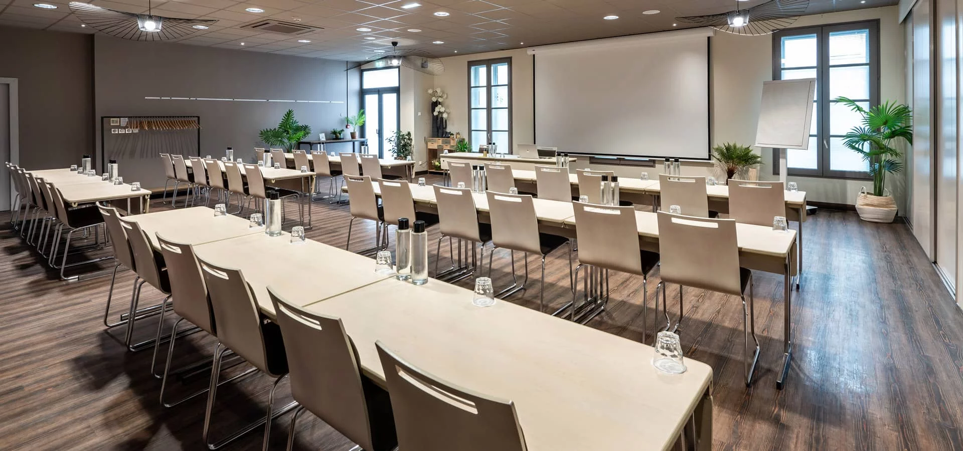 Salle de réception Caraïbes privatisable au Bistro Yonnais à La Roche-sur-Yon.