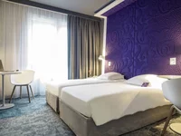 Chambre classique de l’hôtel Mercure à La Roche-sur-Yon.