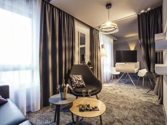 hotel-mercure-la-roche-sur-yon-junior-suite_03.jpeg